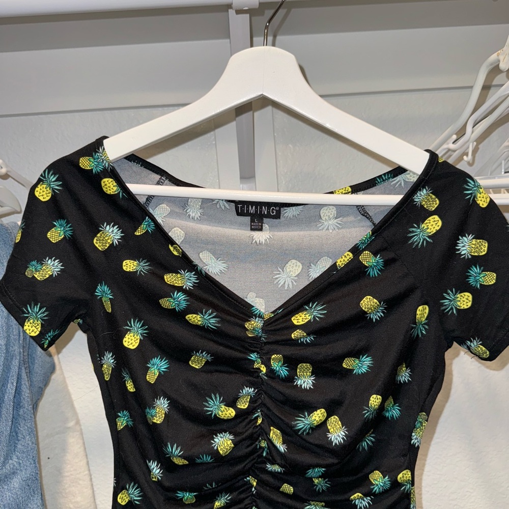 Timing Black Pineapple Print Women's Top